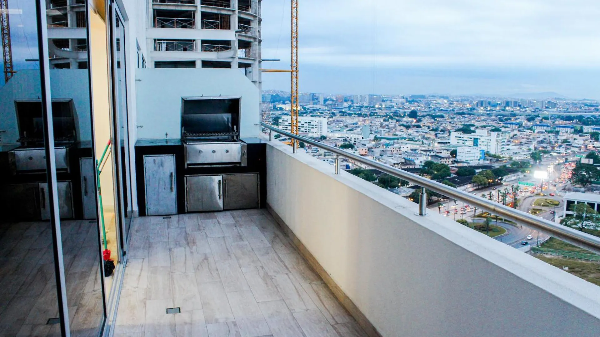 Pent-House Loft De 3 Habitaciones, Vista Al Rio, Balcon Privado Parrilla Guayaquil 0*,
