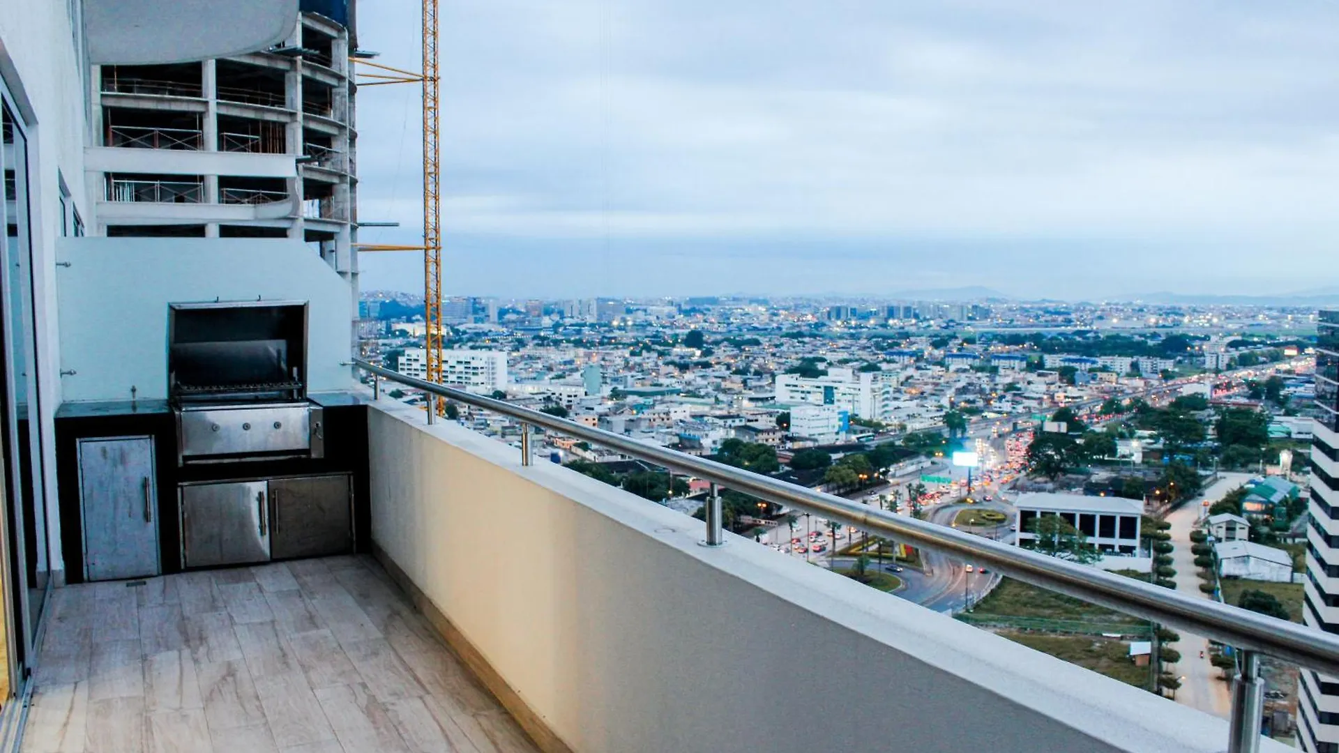 Pent-House Loft De 3 Habitaciones, Vista Al Rio, Balcon Privado Parrilla Guayaquil Apartment