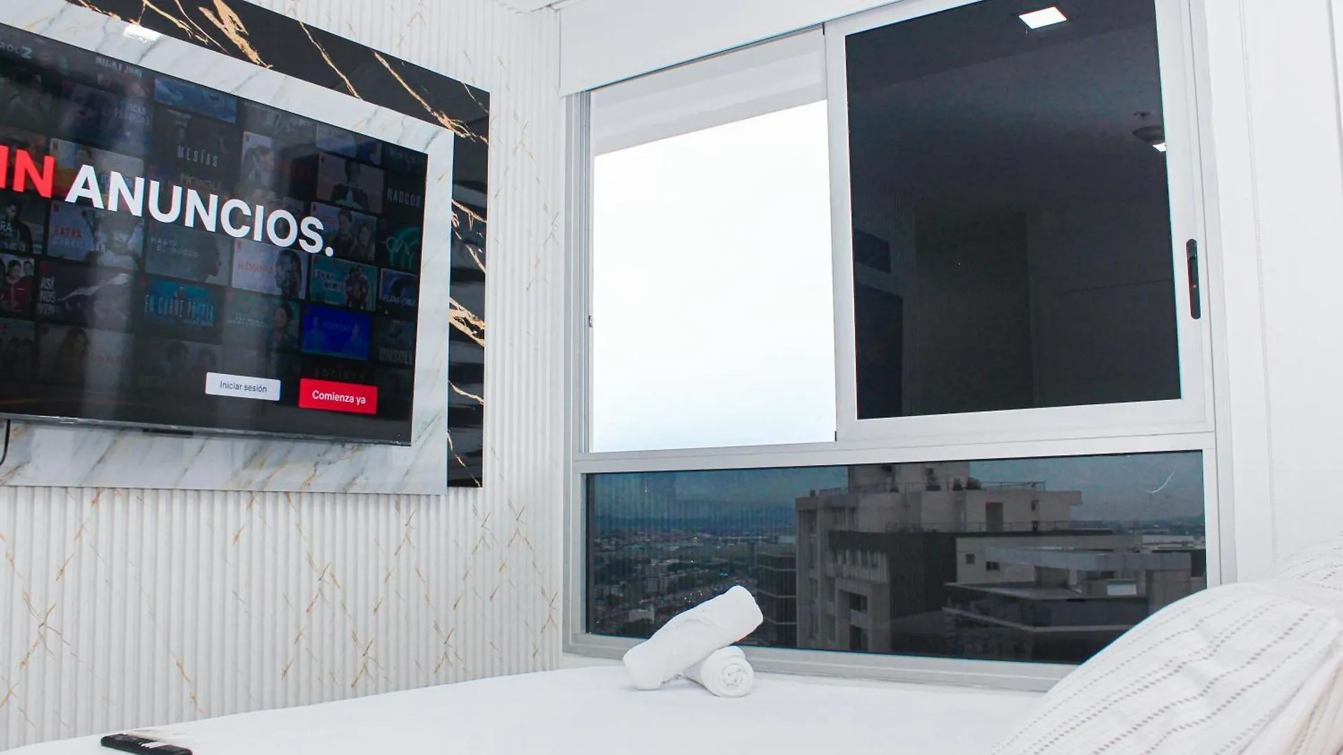 Pent-House Loft De 3 Habitaciones, Vista Al Rio, Balcon Privado Parrilla Guayaquil 0*,  Ecuador
